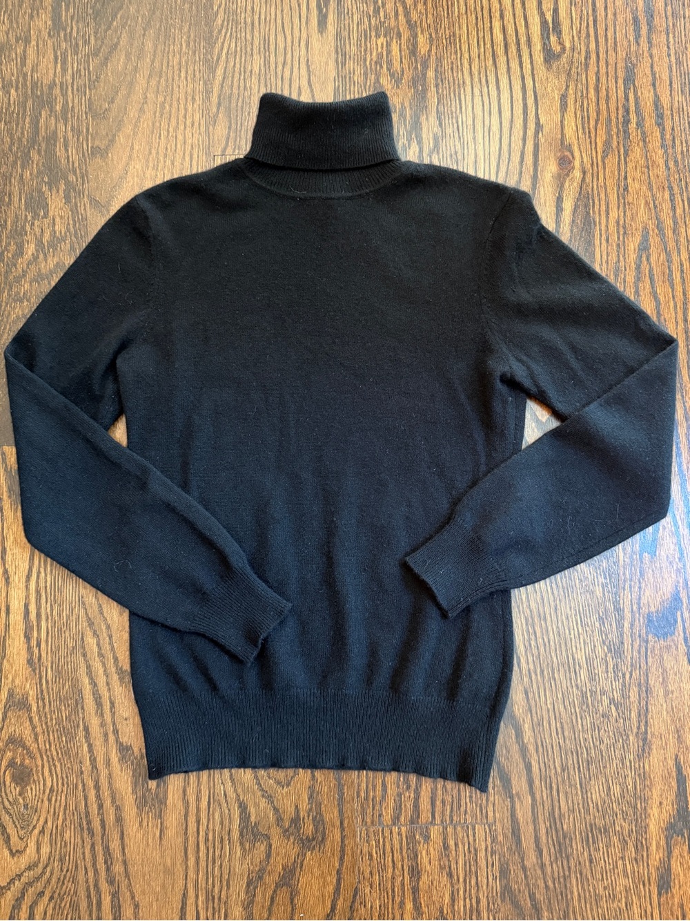Women’s Red Moon Black Turtleneck Sweater Size Small